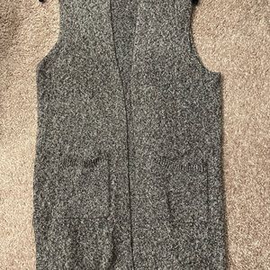 Apt 9 long sleeveless cardigan size L